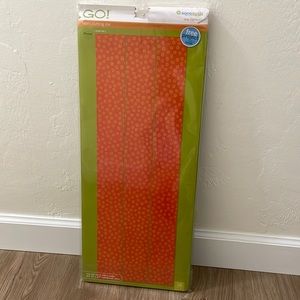 Accuquilt die cutter